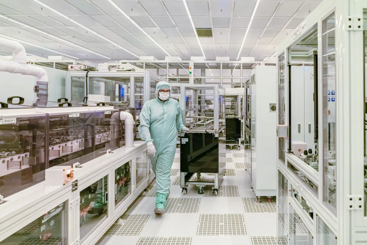 消毒柜与商用洗碗机联动方案在大型食堂中的应用