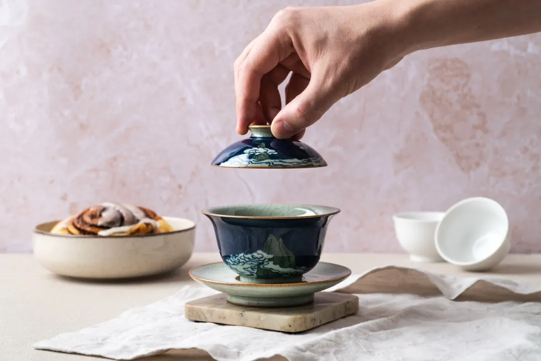 大型食堂餐车与保温餐台采购要点:提升出餐效率的关键设备